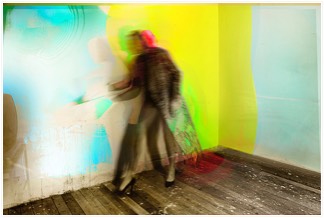 E. walking through a room… | Fotografie und digital Artwork | Fine art Pigment-Druck | 42 x 59.4 cm | 2016-23