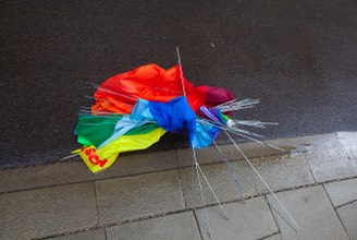 broken Umbrella | Fotografie  | 42 x 59.4 cm | 21 x 30 cm | 2022